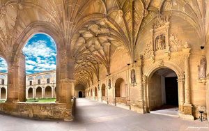 REVISTA ENÓLOGOS – ASOCIACIÓN ENÓLOGOS DE RIOJA – AER – HERMANDAD EN EL VALLE DE LA LENGUA – MONASTERIO DE YUSO – SAN MILLÁN DE LA COGOLLA – ASAMBLEA GENERAL ORDINARIA 2025 - CLAUSTRO