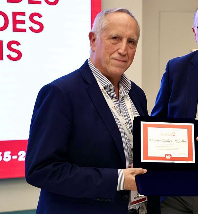 REVISTA ENÓLOGOS – VICENTE SÁNCHEZ MIGALLÓN – MILÁN – UIOE - PETR BLÍŽKOVSKÝ - PIERRE-LOUIS TEISSDRE - SANTIAGO JORDI - EMILIO RENATO - JONH BARJER