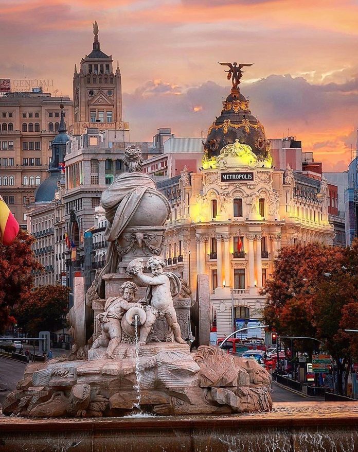 REVISTA ENÓLOGOS – CLUB METRÓPOLIS – SOFISTICADO – BUENA VIDA – MARTA SECO - LÁZARO ROSA-VIOLÁN - SANDRO SILVA – GRUPO PARAGUAS – EL AFRTE DE LA BUENA VIA – REFLEJO DEL ESPLENDOR DE MADRID - @Mariano