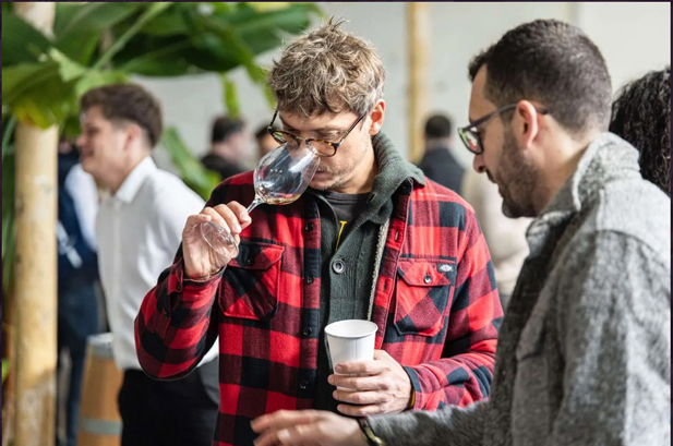 REVISTA ENÓLOGOS – VINOS OFF THE RECORD – BARCELONA – CALLE LLUL 121 – BODEGAS PARTICIPANTES – DJ FREDI TIORRES – WINE NIGHT PARTY