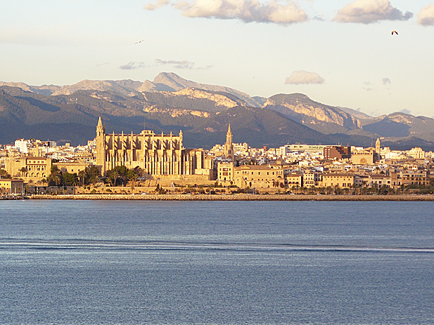 REVISTA ENÓLOGOS – COVID – CONSUMO DE VINO – CONSUMO PER CÁPITA – CRIMINALIZACIÓN DEL ALCOHOL – OIVE – OMS – GOBIERNO DE ESPAÑA – HÁBITOS DE CONSUMO – SOCIEDAD LIGHT – SOCIEDAD WOKE – NUEVOS “ESPAÑOLES” – VINO BLANCO – VINO TINTO – WUHAN – CHINA – CORONAVIRUS – PALMA DE MALLORCA