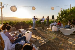 REVISTA ENÓLOGOS – DO CARIÑENA – CATA MULTISECTORIAL – PLAN Ñ – BEBER EL PAISAJE – SABOREAR LA MÚSICA – ESCUCHAR EL VINO