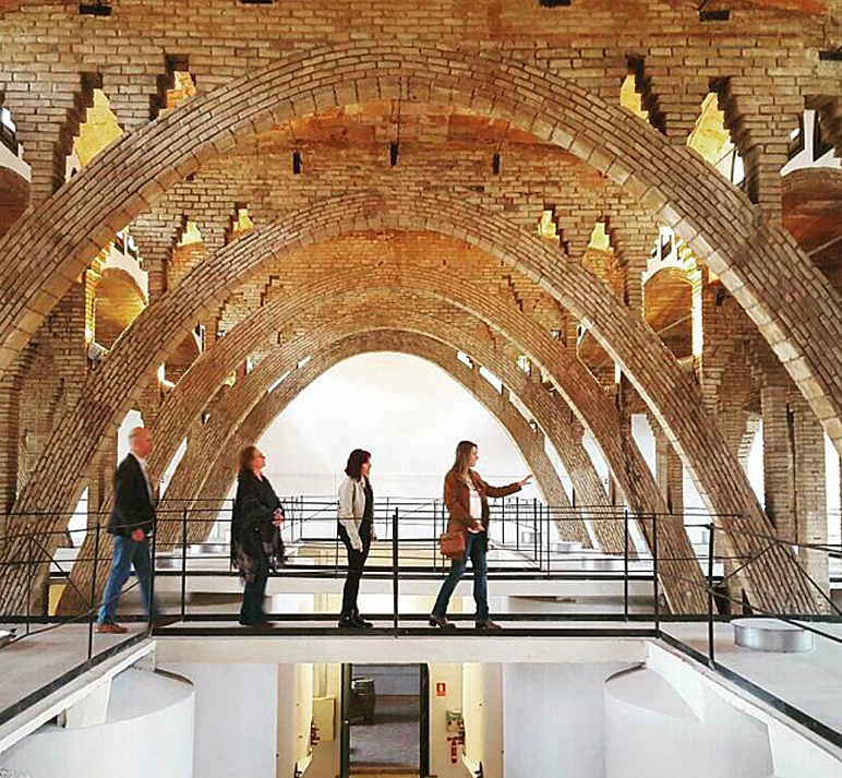 REVISTA ENÓLOGOS – COOPERATIVA DE GANDESA – MESSEROLS – VINO BRISADO – ORANGE WINES – VINOS NARANJAS – PIELES – MODERNISMO ARQUITECTÓNICO