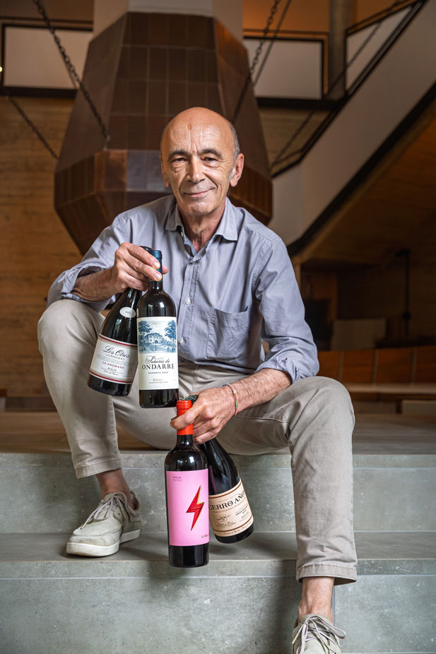 REVISTA ENÓLOGOS – GRUPO BODEGAS OLARRA – MEJOR ENÓLOGO DEL AÑO – INTERNATIONAL WINE CHALLENGE – JAVIER MARTÍNEZ DE SALINAS 